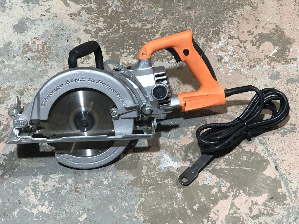 Worm Drive Circular Saw