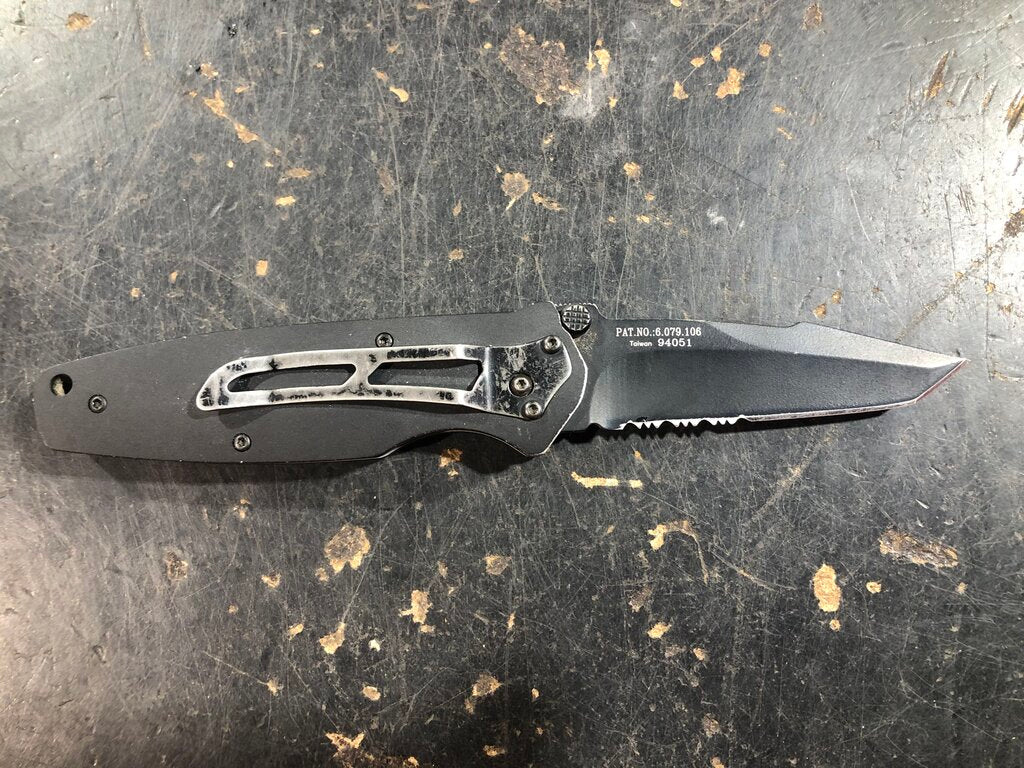 Folding Combo Edge Knife