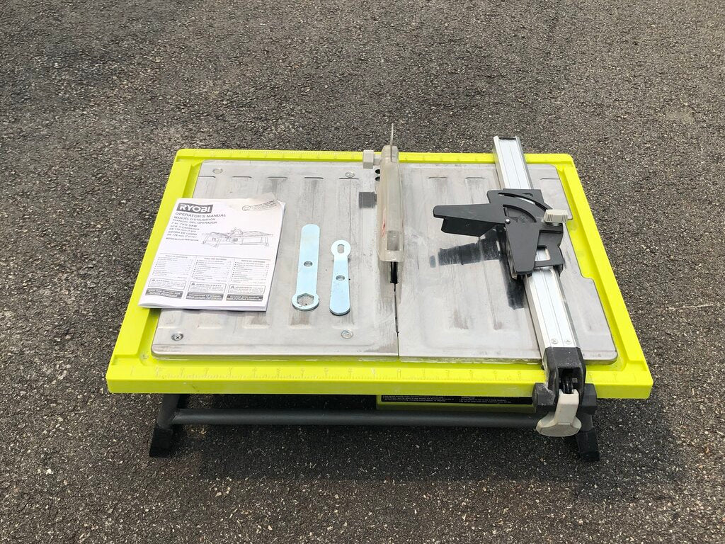 Corded Tabletop Wet Tile Saw