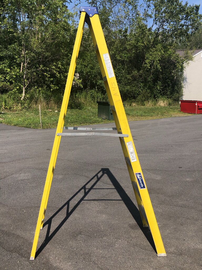 Fiberglass Step Ladder