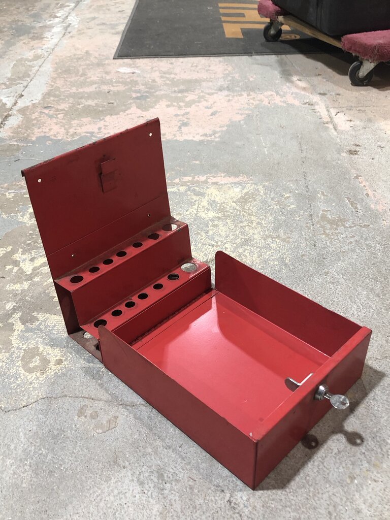Locking Screwdriver/Pry Bar Holder