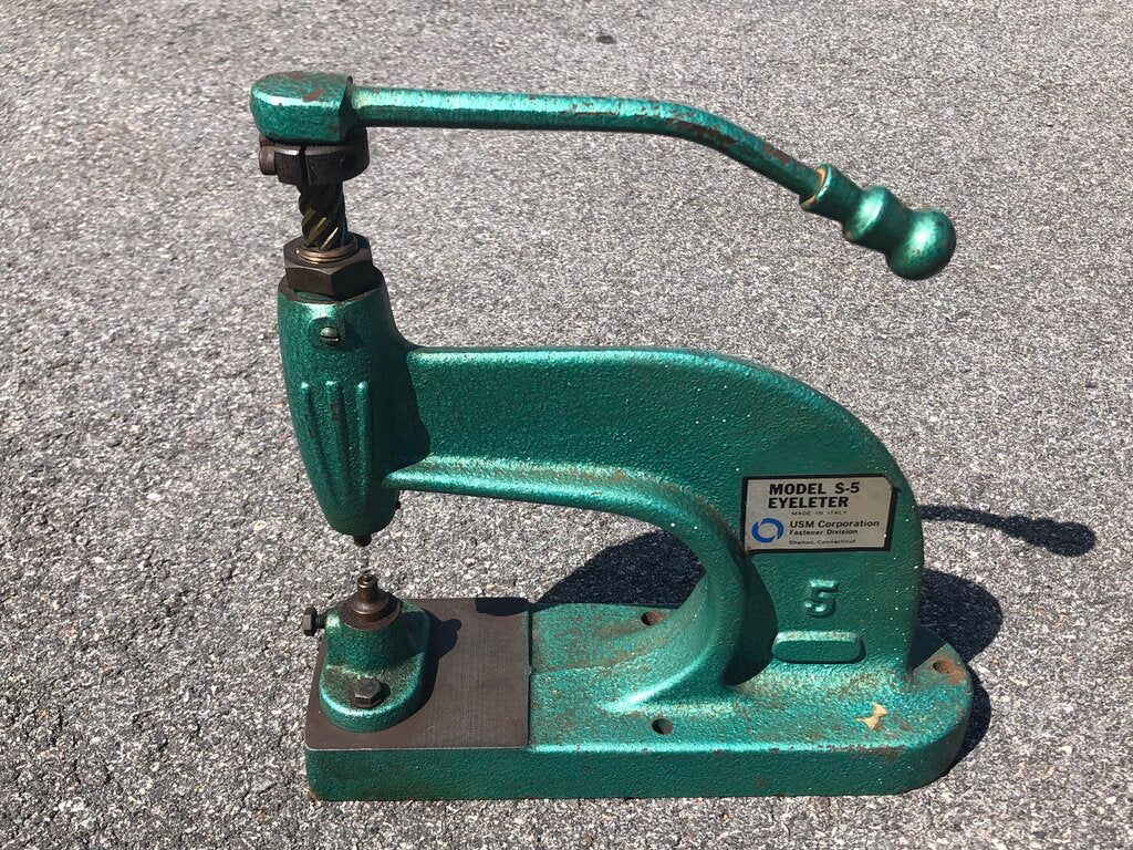 Benchtop Eyelet Machine