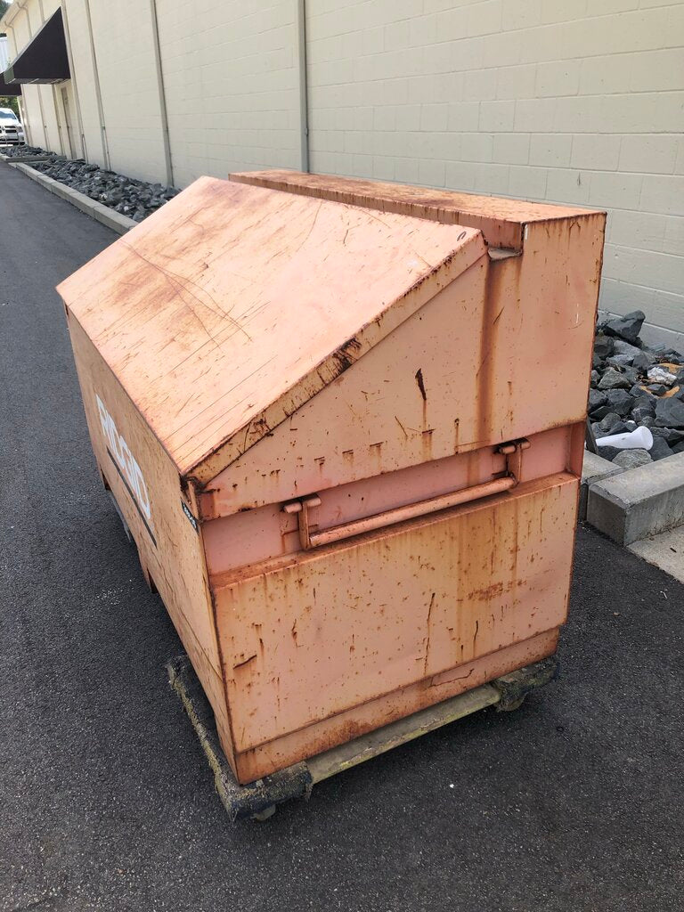 Slant Top Jobsite Storage Chest