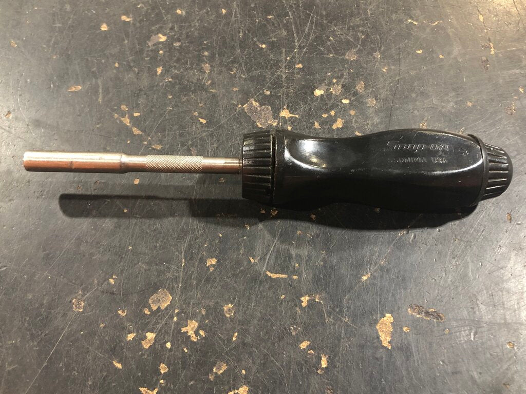 Ratcheting Standard Screwdriver