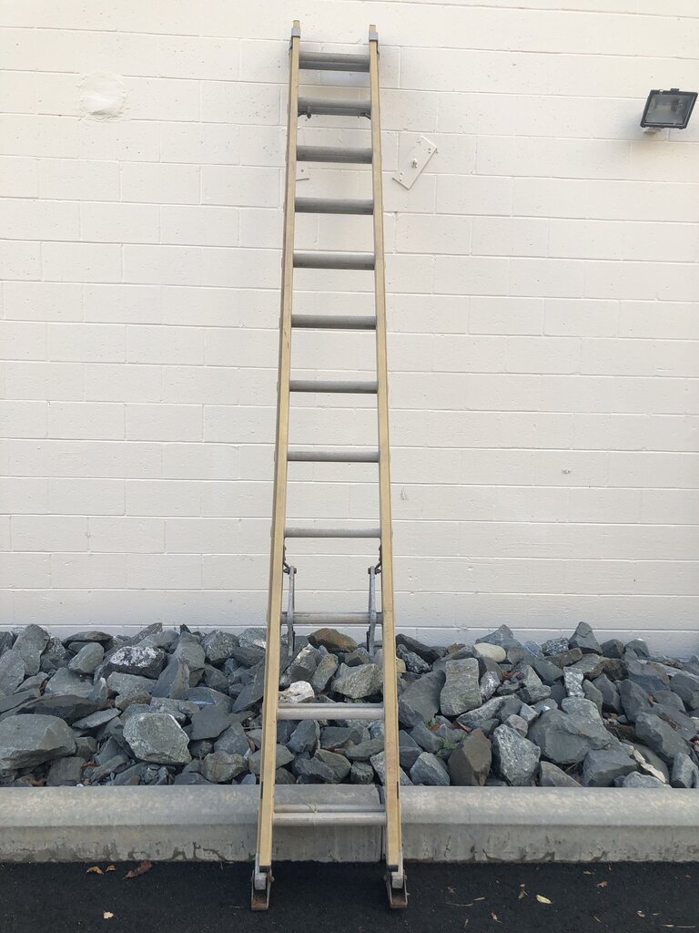 Fiberglass Extension Ladder