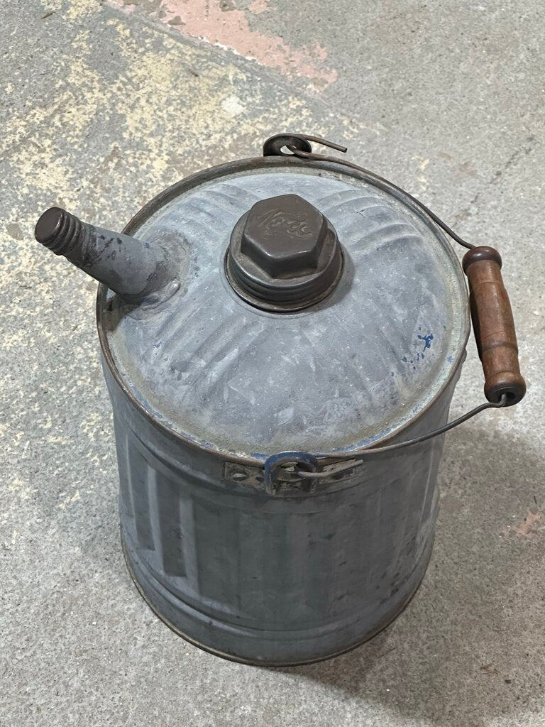 Galvanized 1-Gallon Kerosene Can