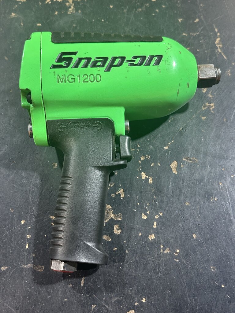3/4" Drive Heavy-Duty Air Impact Wrench (Green)
