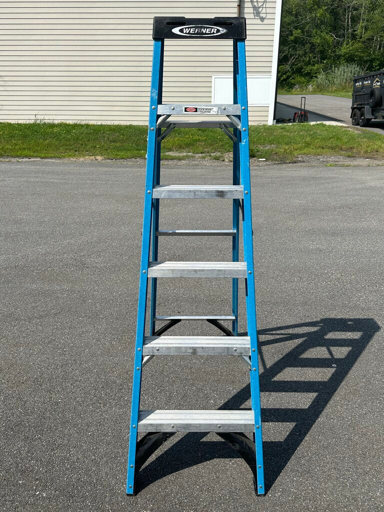 Fiberglass Step Ladder