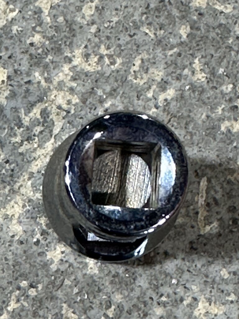 Shallow Universal Socket
