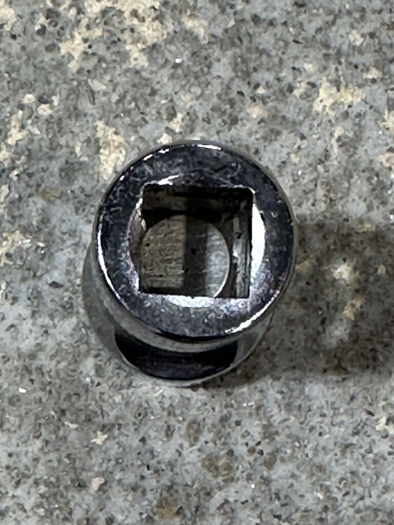Shallow Universal Socket