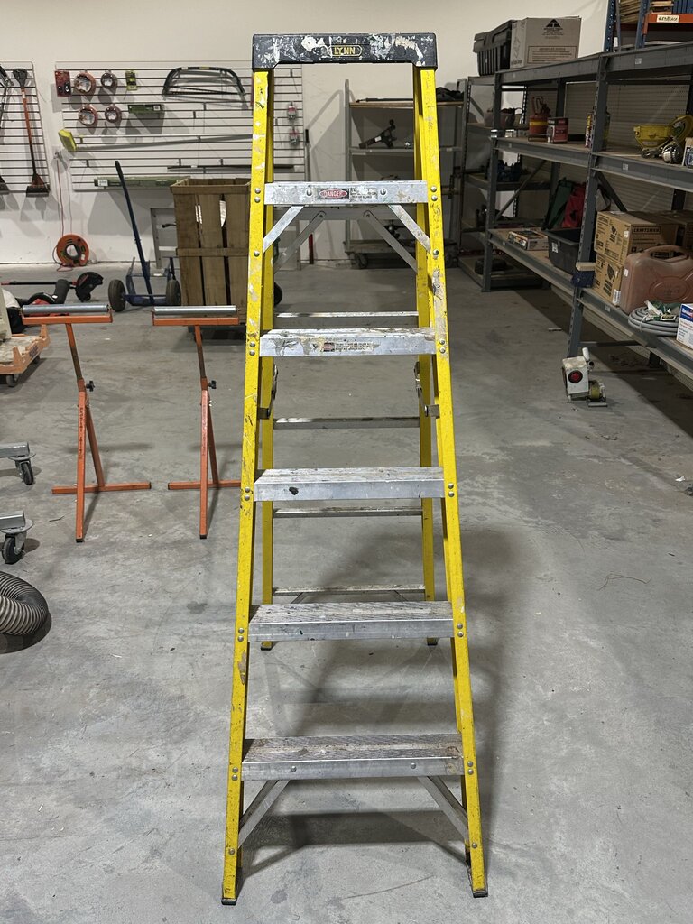 Fiberglass Step Ladder