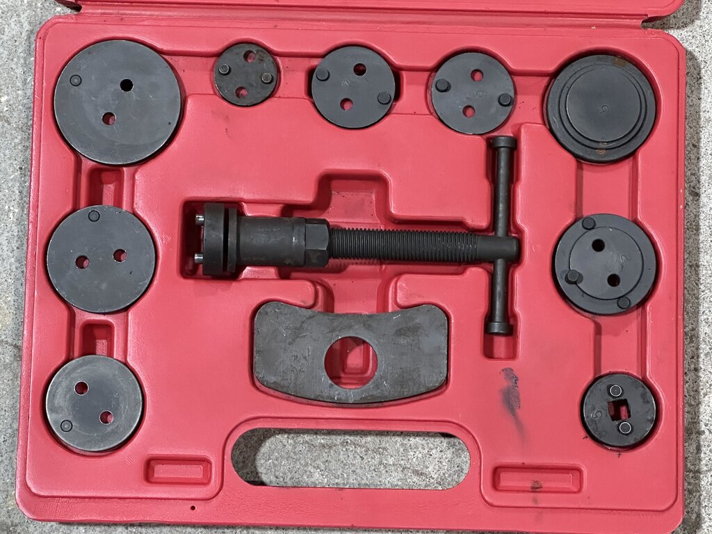 Disc Brake Pad and Caliper Service Tool Kit