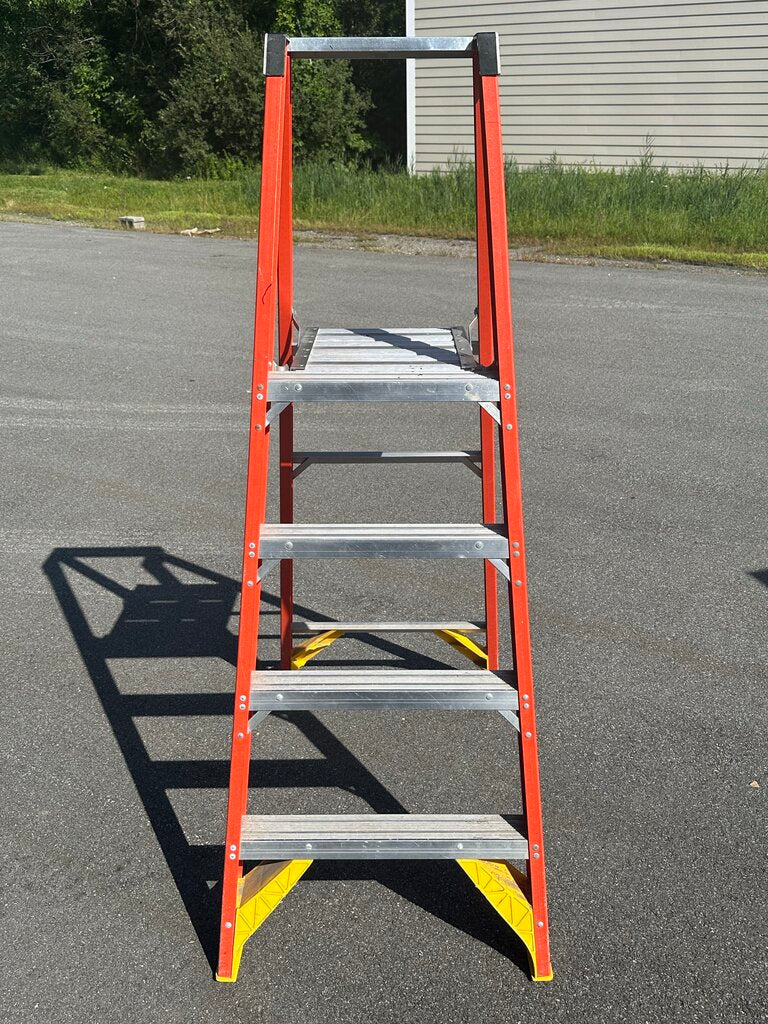 Fiberglass Platform Step Ladder