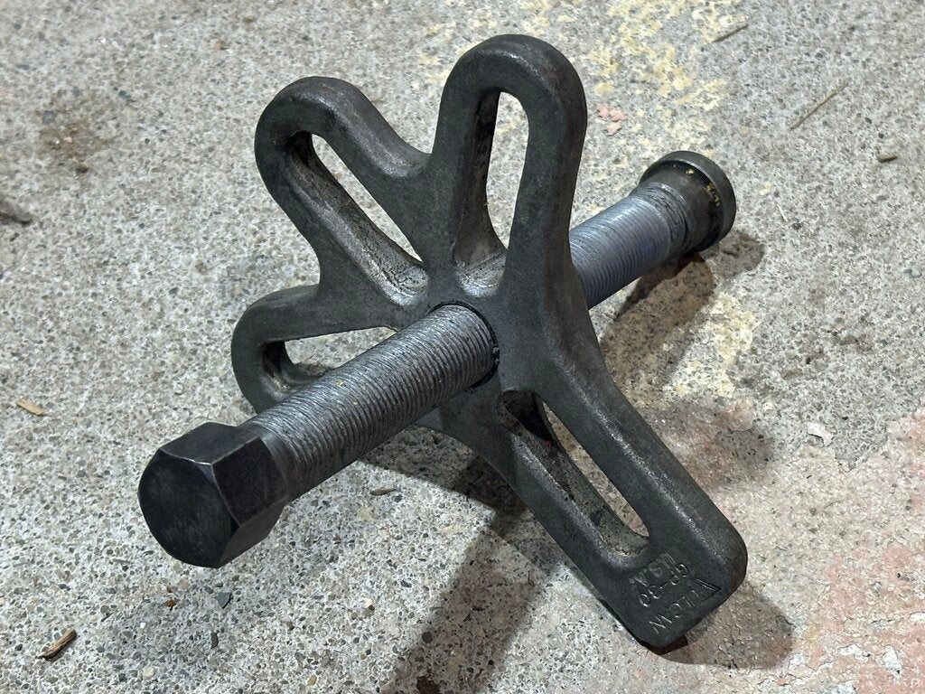 Heavy-Duty Universal Hub and Flange Puller