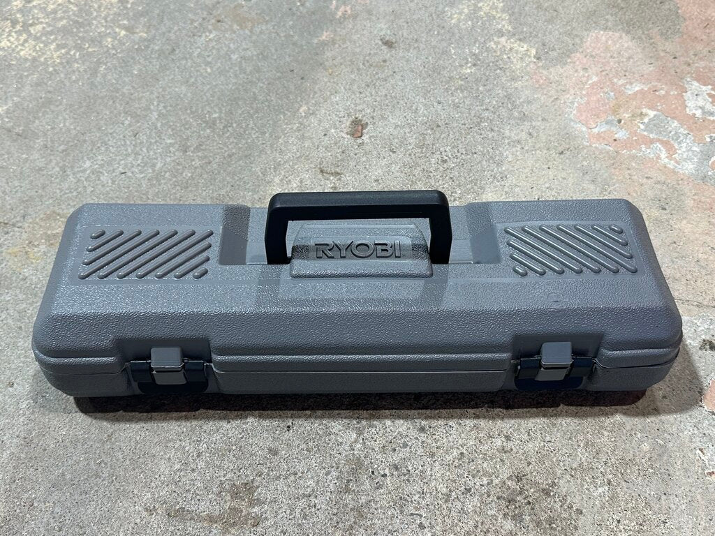 Corded Detail Carver