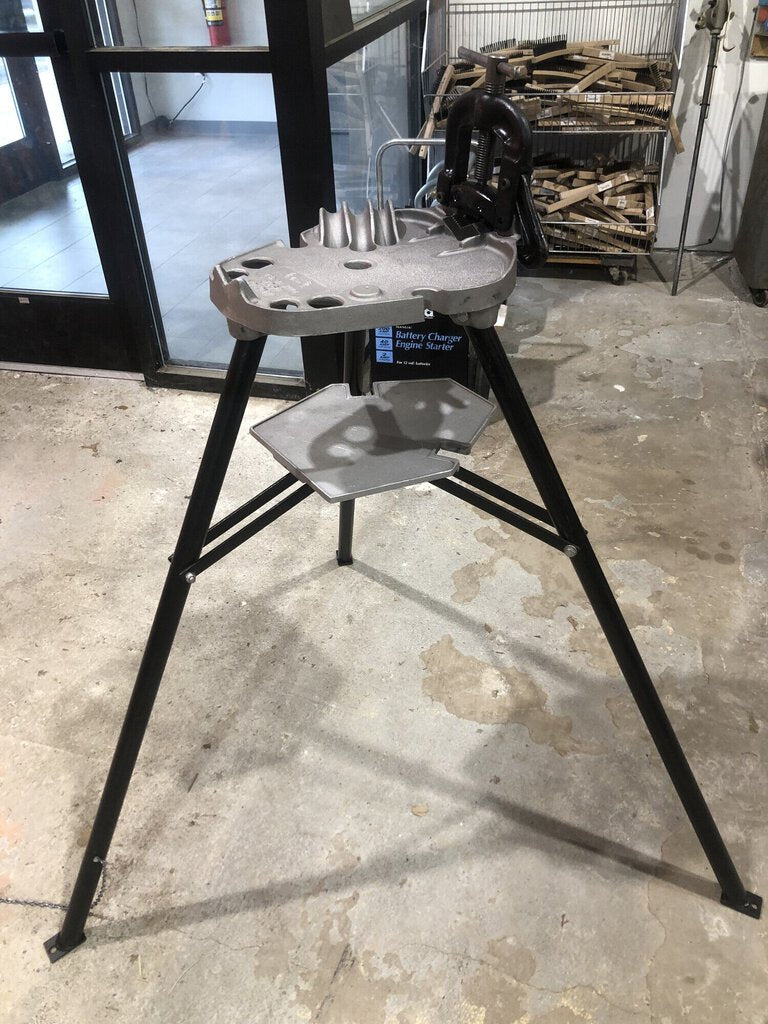 Tri-Stand Yoke Vise