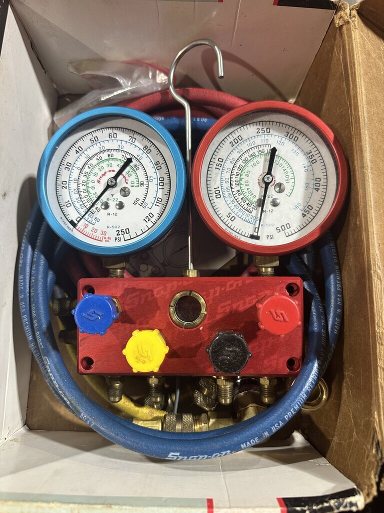 Heavy-Duty 4-Way Manifold Gauge Set With Extra-Large 88mm Gauges