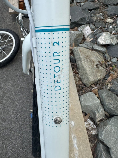 Step-Through Comfort Hybrid Bicycle