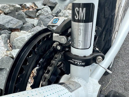 Step-Through Comfort Hybrid Bicycle