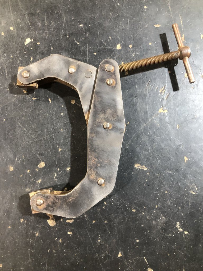 Cantilever Clamp