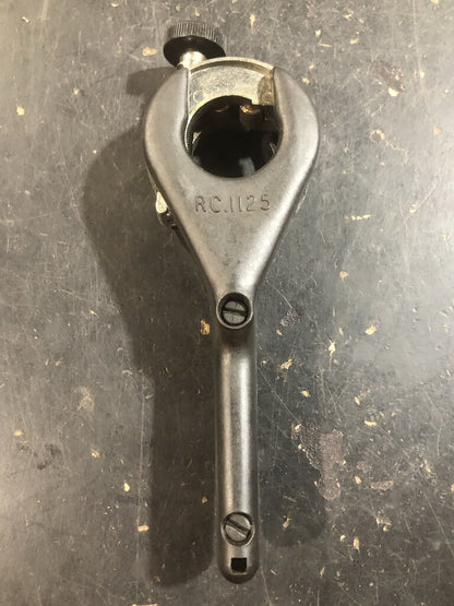 Ratcheting Tube Cutter