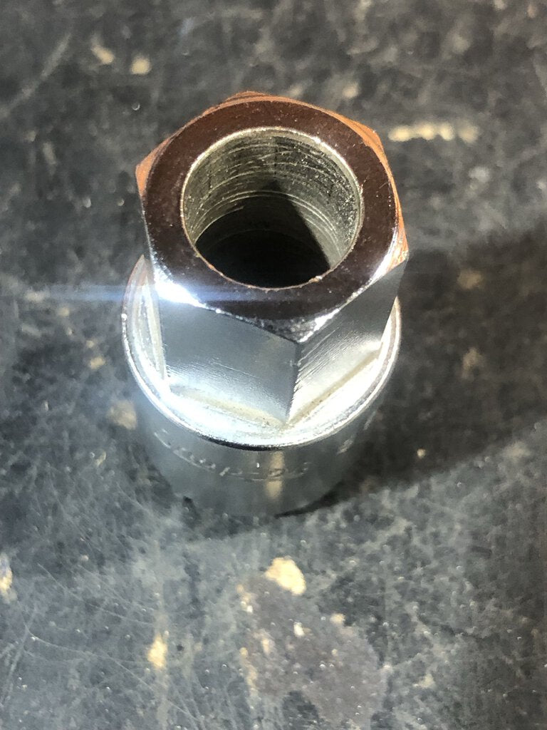 Antenna Nut 4-Prong Socket