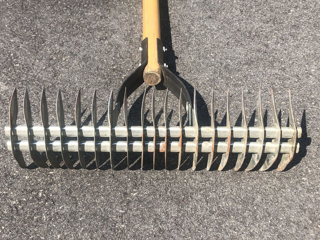 Thatch Rake