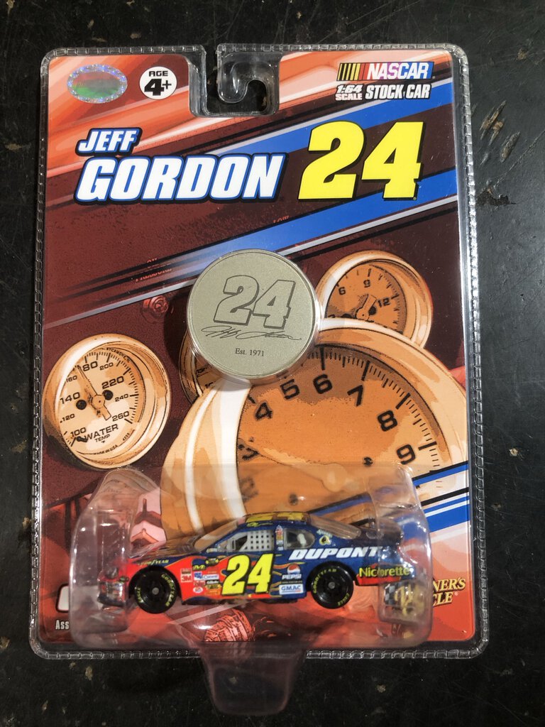 1:64 Die-Cast Car