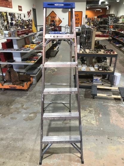 Aluminum Step Ladder