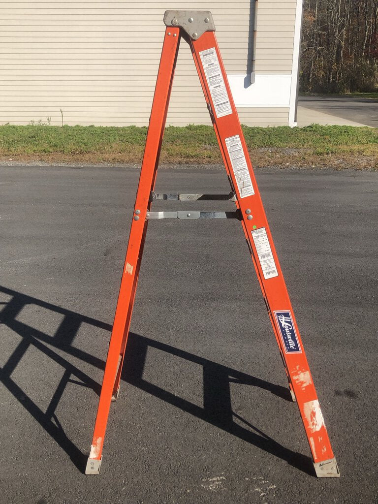 Fiberglass Step Ladder