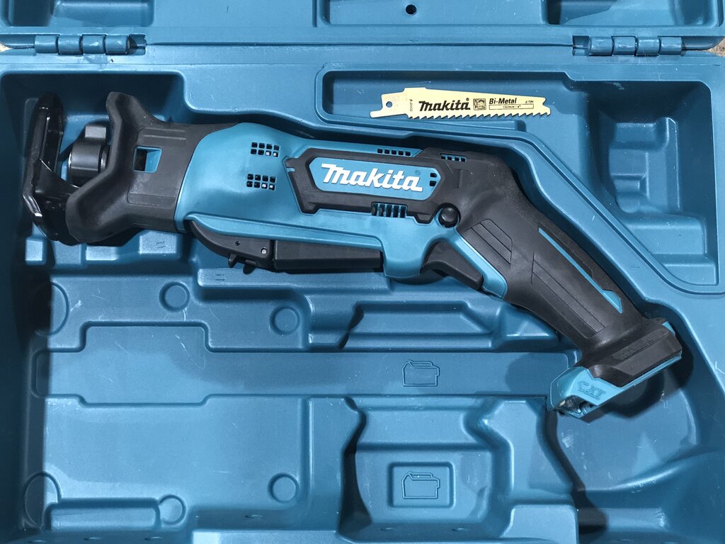 Cordless Reciprocating Saw