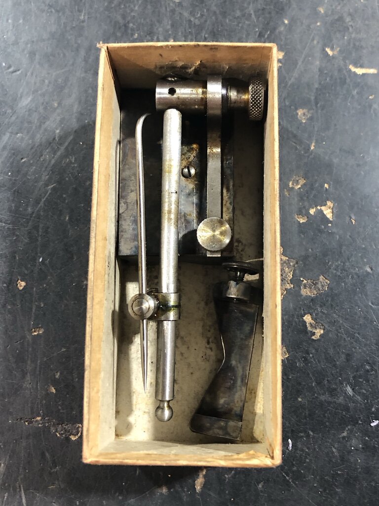 Universal Toolmakers' Surface Gage