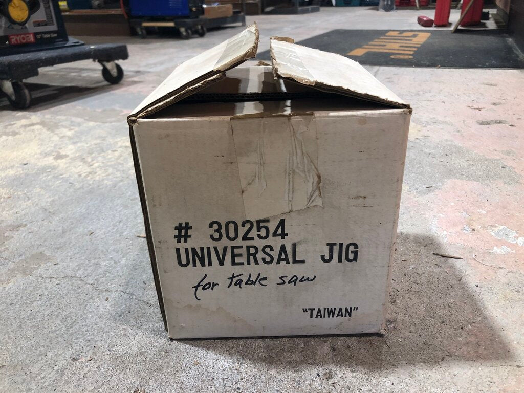 Universal Jig For Table Saw