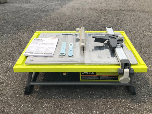 Corded Tabletop Wet Tile Saw