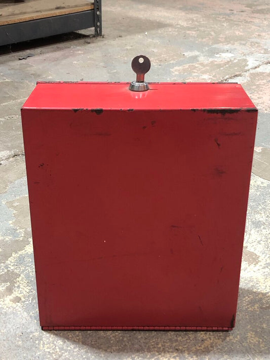 Locking Screwdriver/Pry Bar Holder