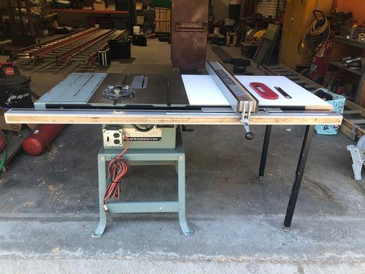 Contractors' Table Saw