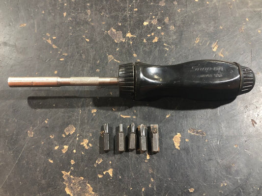 Ratcheting Standard Screwdriver