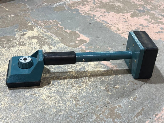 Carpet Knee Kicker