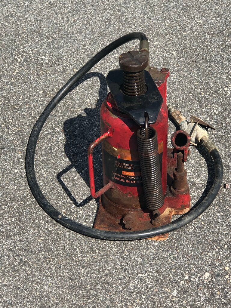 Air/Hydraulic Bottle Jack