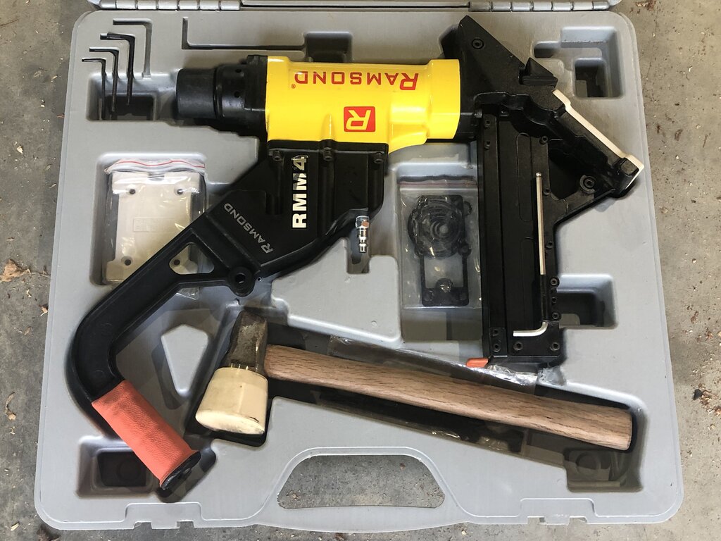 Pneumatic Flooring Nailer / Stapler