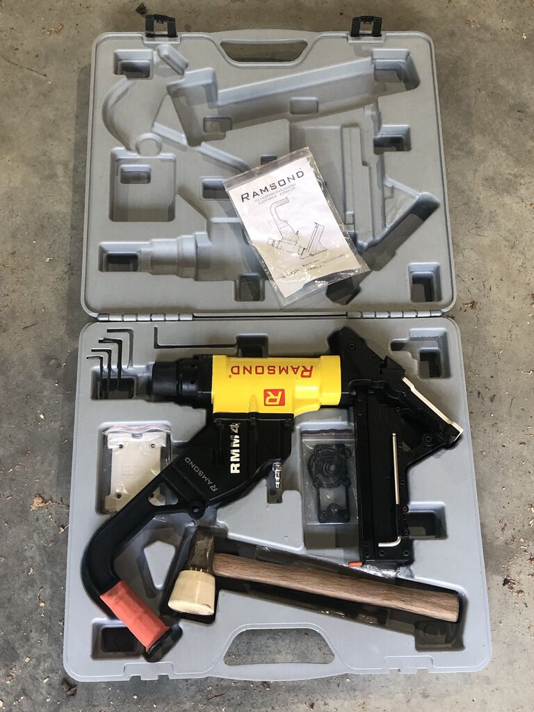 Pneumatic Flooring Nailer / Stapler