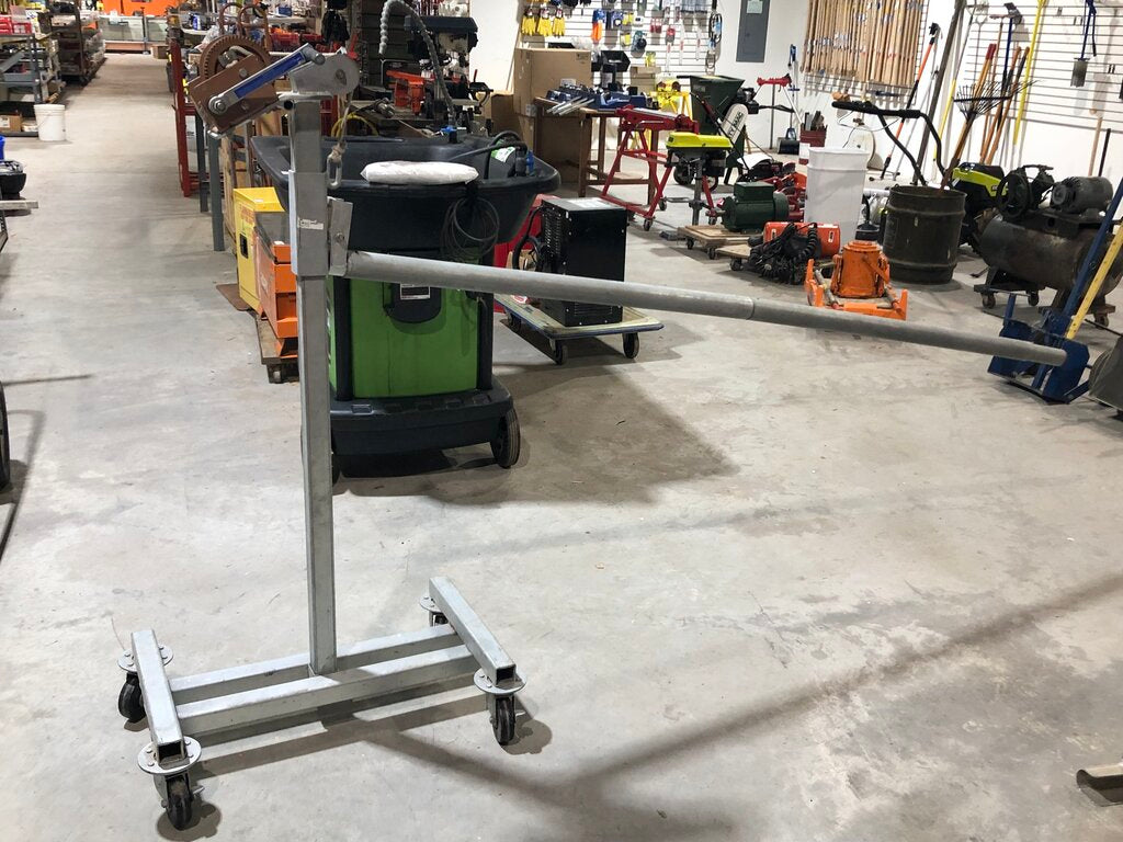 Manual Carpet Roll / Material Lift