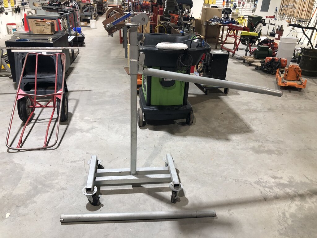 Manual Carpet Roll / Material Lift