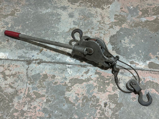 Ratchet Cable Hoist