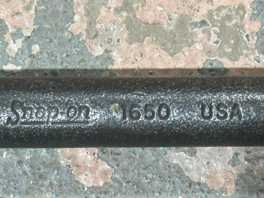 Rolling Head Pry Bar