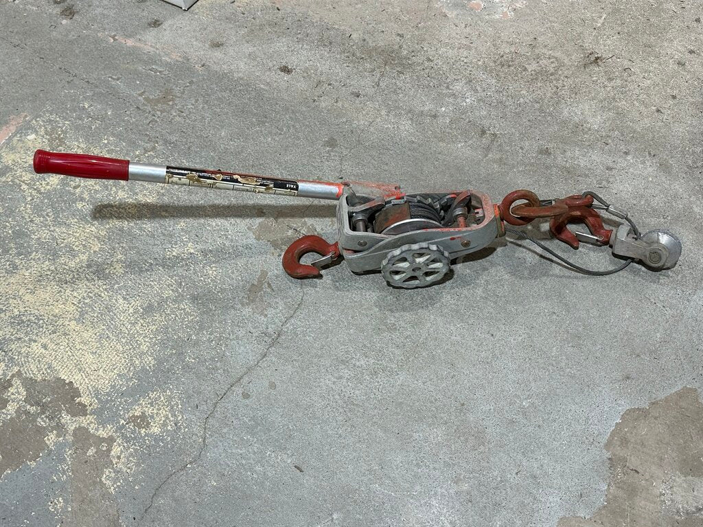 3,000 lb. Cable Hoist