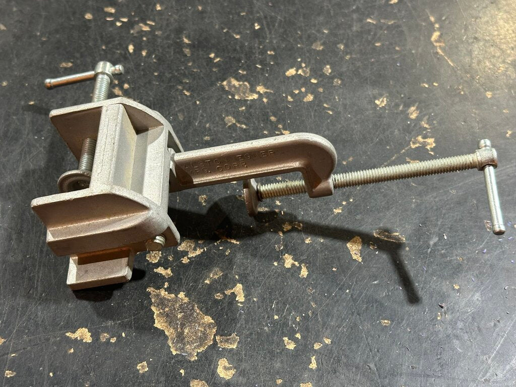 Right Arm 2-Way Clamp