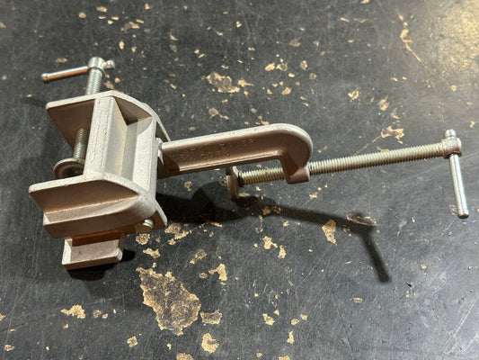 Right Arm 2-Way Clamp