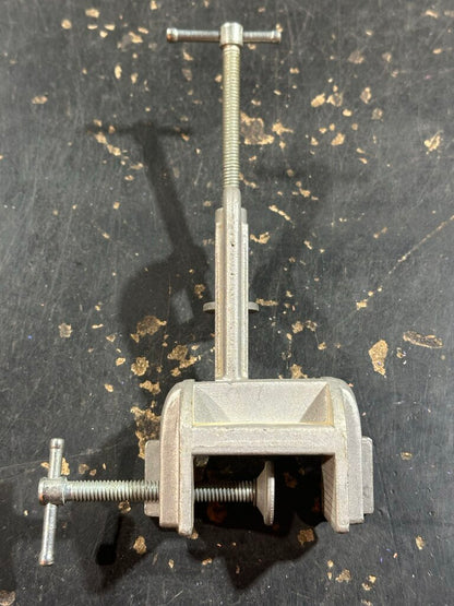 Right Arm 2-Way Clamp