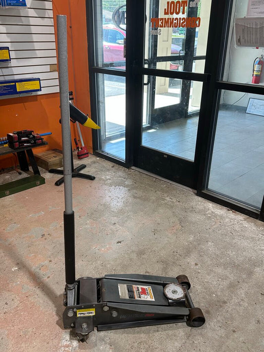 Heavy-Duty Floor Jack